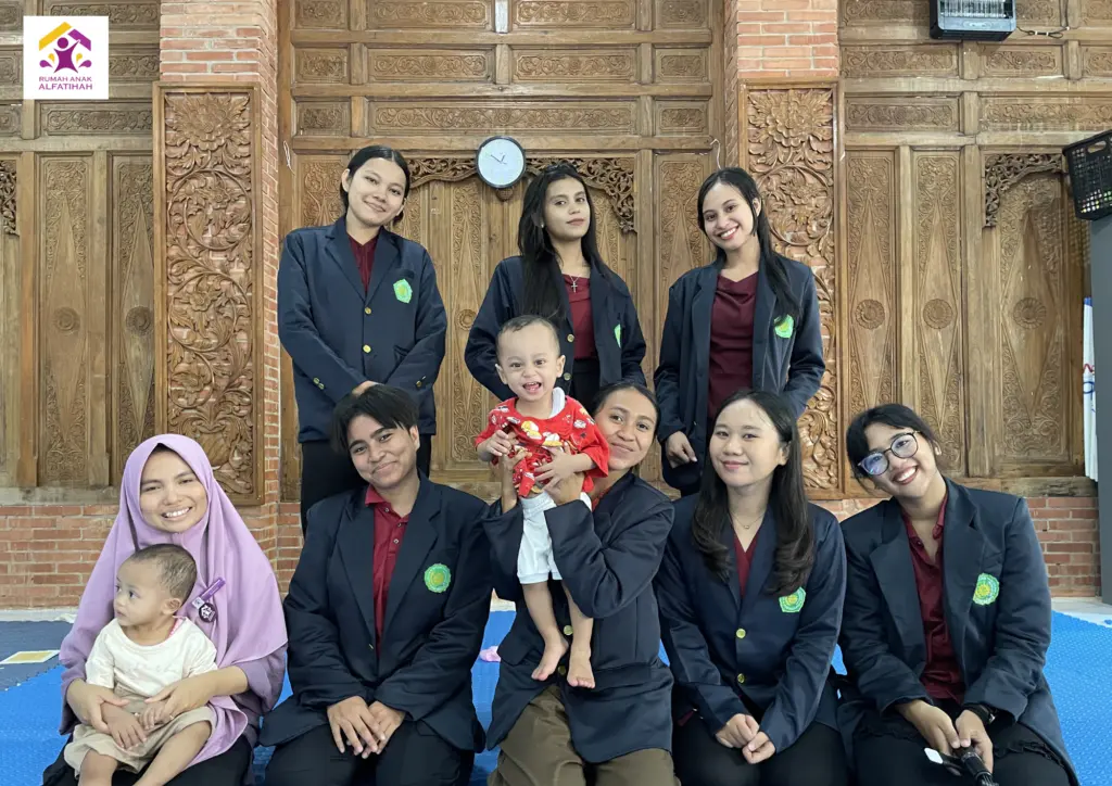 Momen Kebersamaan Mahasiswa UNISA di Rumah Anak Alfatihah